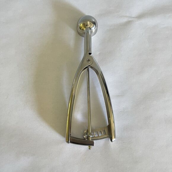 Vollrath Stainless Steel Round 3/8 Oz. #100 47161 Squeeze Disher Ice Cream Scoop - Picture 2 of 5